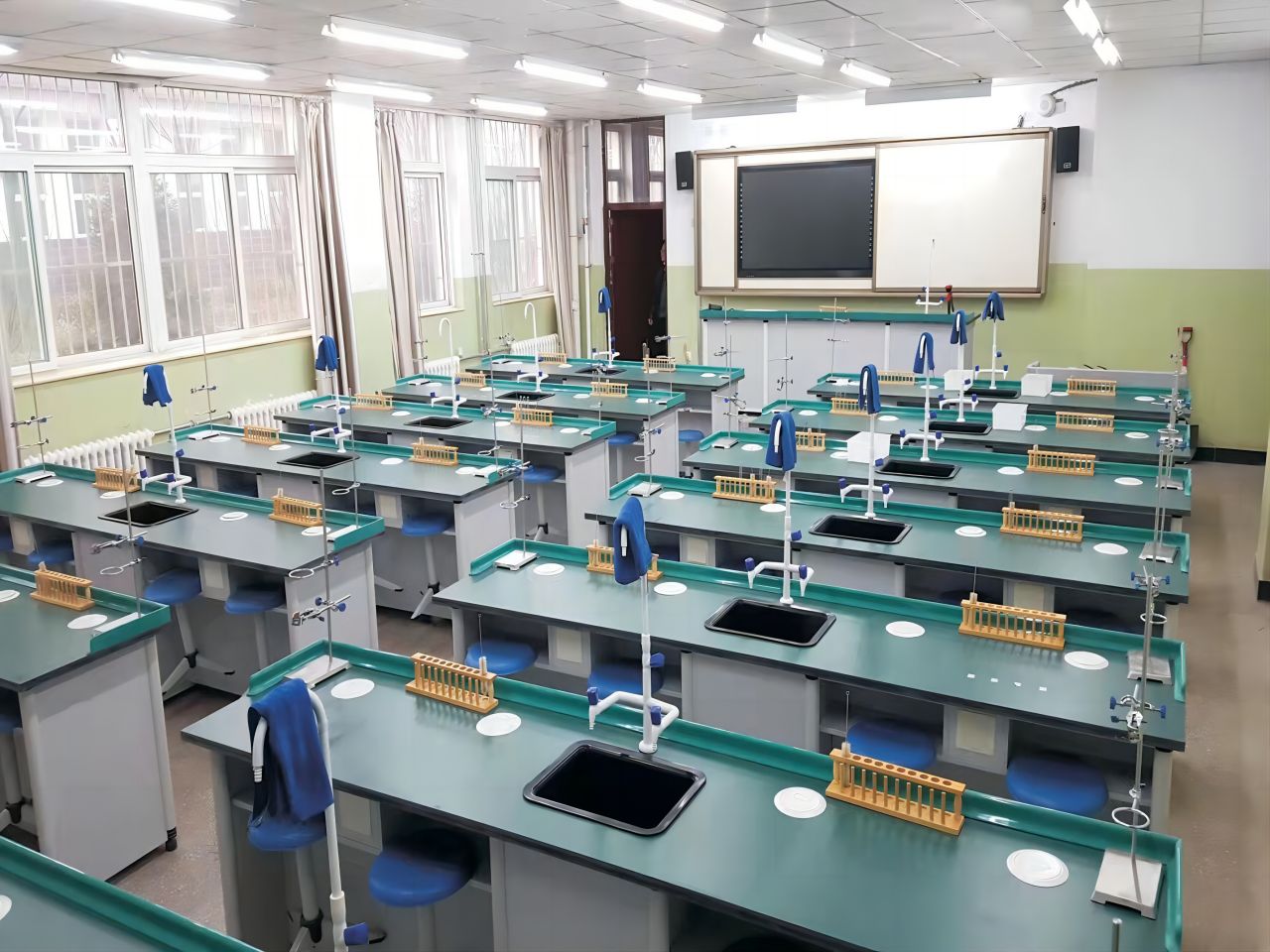 中小学实验室4.jpg
