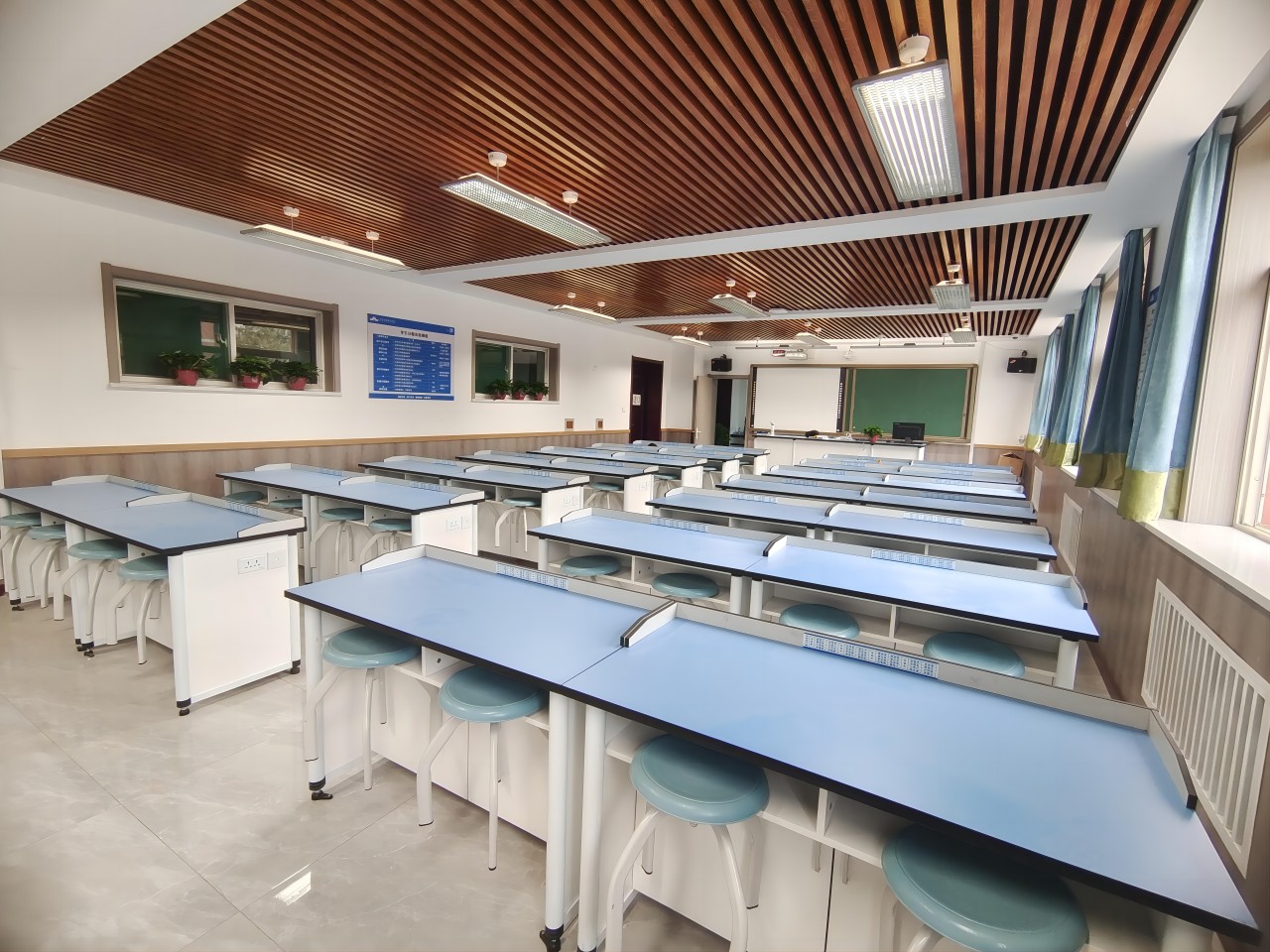 中小学实验室